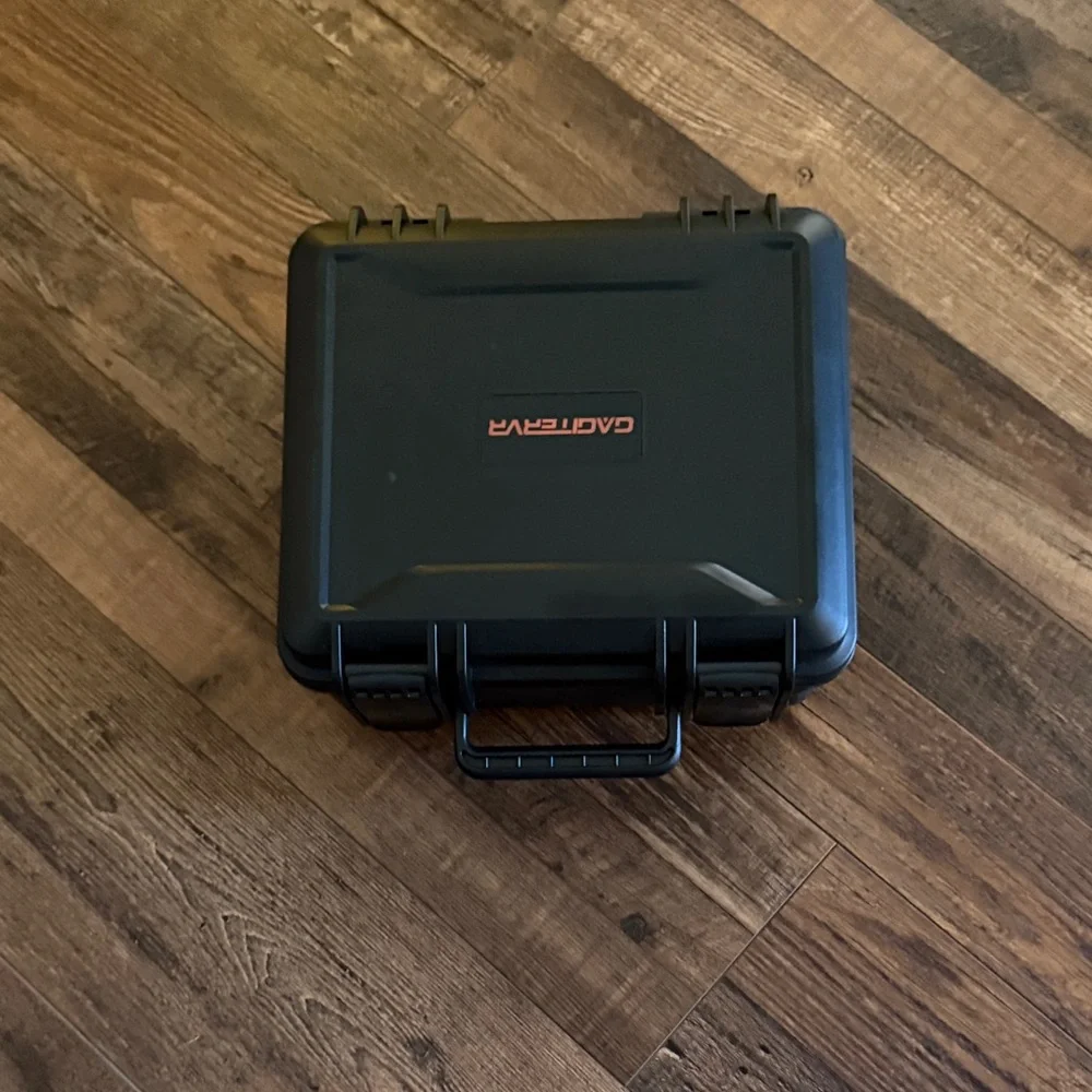 Meta 3 VR Headset with Controllers, charger & hard carrying case. - Picture 7 of 8